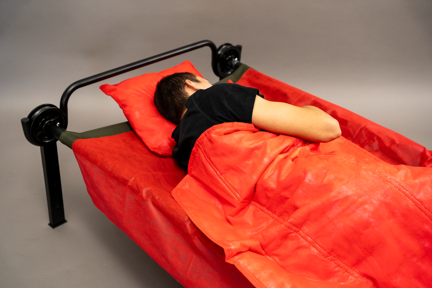 Disaster Relief Bedding Kit Premium red
Disposable blanket approx. 500g, 190x110cm cotton filling 
Disposable sheet 200x100cm
Disposable pillow approx. 210g, 40x40cm
Individually hygienic and space-saving packed in a polybag


-Natural Disasters
-Epidemics and Pandemics
-Refugee Camps
