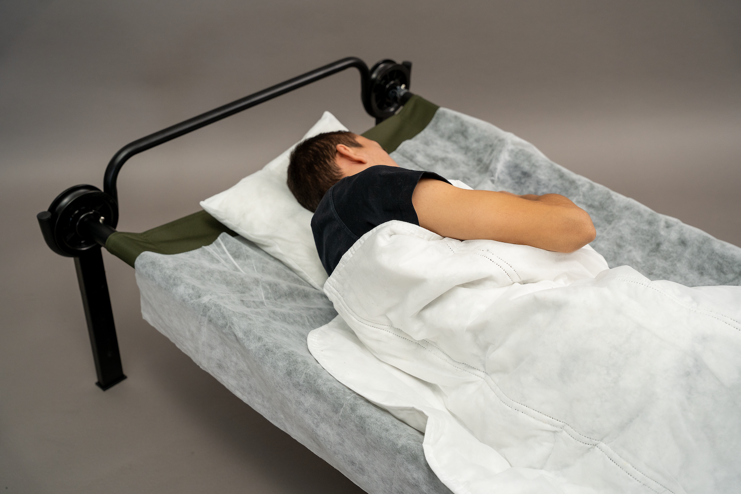 Disaster Relief Bedding Kit Premium white
Disposable blanket approx. 500g, 190x110cm cotton filling 
Disposable sheet 200x100cm
Disposable pillow approx. 210g, 40x40cm
Individually hygienic and space-saving packed in a polybag


-Natural Disasters
-Epidemics and Pandemics
-Refugee Camps
