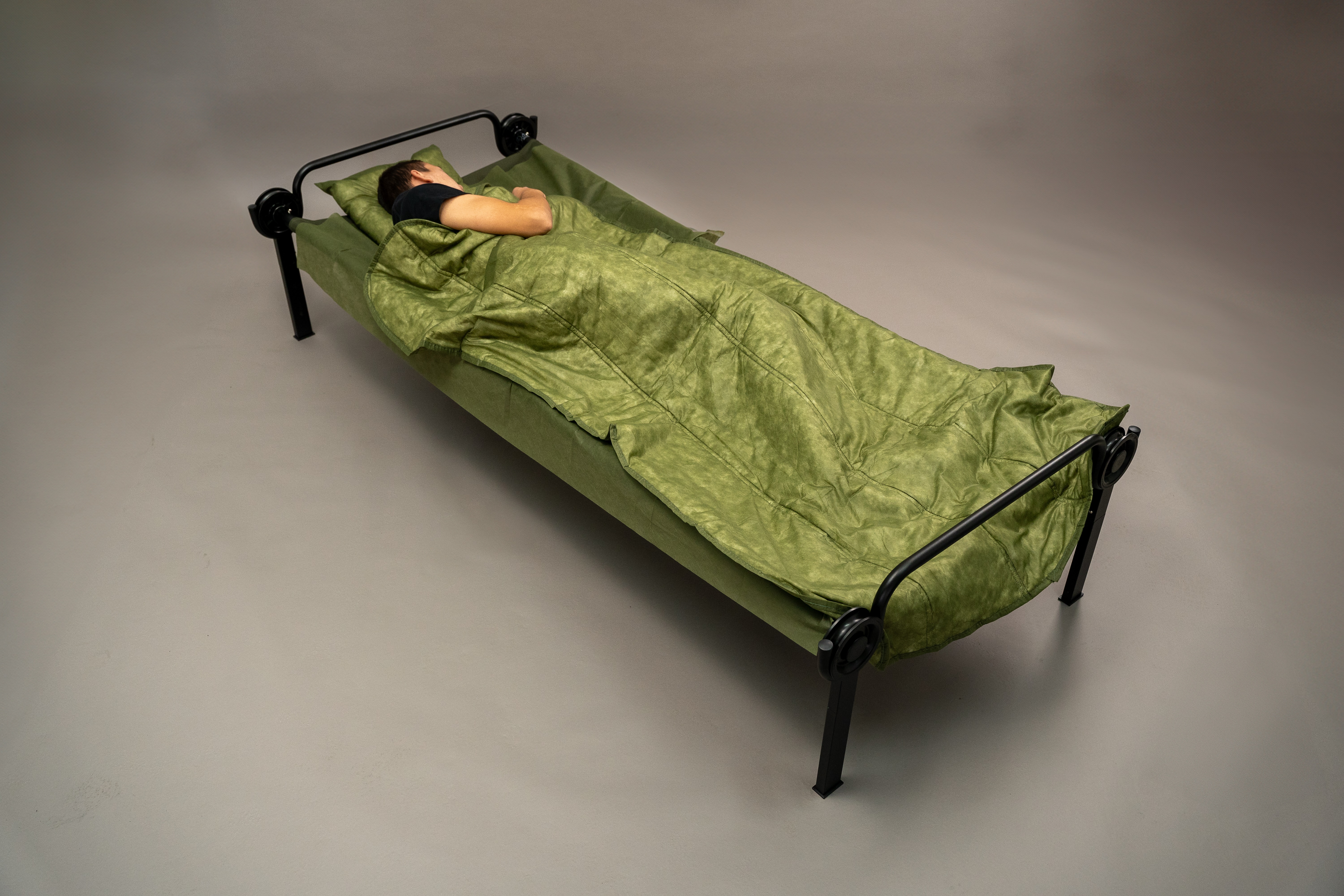 Disaster Relief Bedding Kit Premium olive
Disposable blanket approx. 500g, 190x110cm cotton filling 
Disposable sheet 200x100cm
Disposable pillow approx. 210g, 40x40cm
Individually hygienic and space-saving packed in a polybag


-Natural Disasters
-Epidemics and Pandemics
-Emergency Camps
