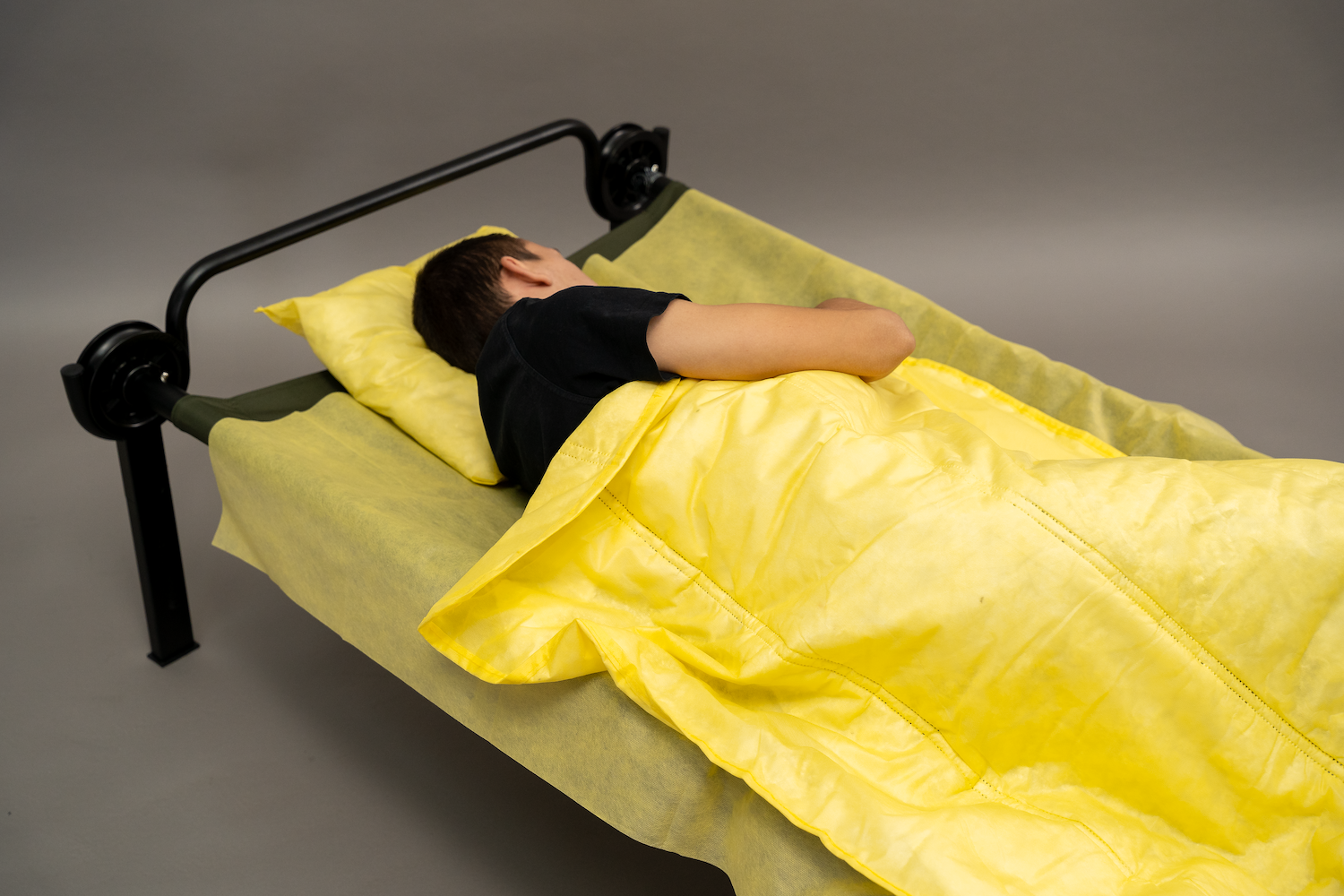 Disaster Relief Bedding Kit Premium yellow
Disposable blanket approx. 500g, 190x110cm cotton filling 
Disposable sheet 200x100cm
Disposable pillow approx. 210g, 40x40cm
Individually hygienic and space-saving packed in a polybag


-Natural Disasters
-Epidemics and Pandemics
-Refugee Camps
